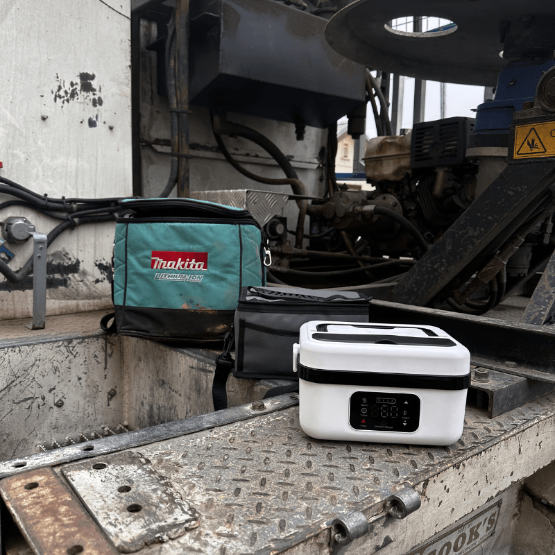 Roam Essentials™ 1L Premium Heated Lunchbox Kit