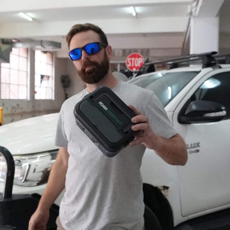 Roam Essentials™ 1L Premium Heated Lunchbox Kit