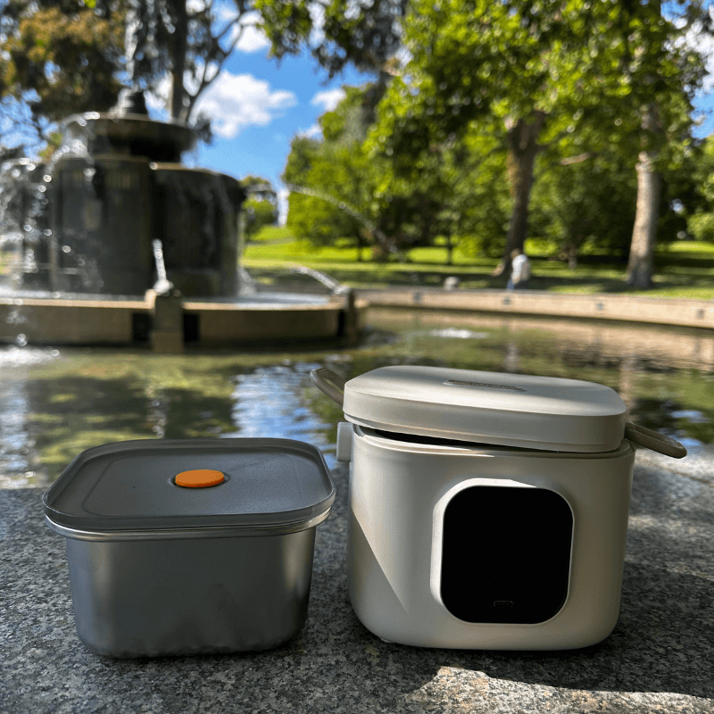 Roam Essentials™  Heated Snackbox (800ML)