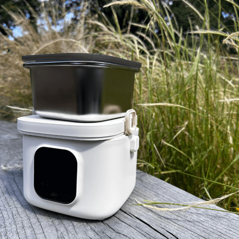 Roam Essentials™  Heated Snackbox (800ML)